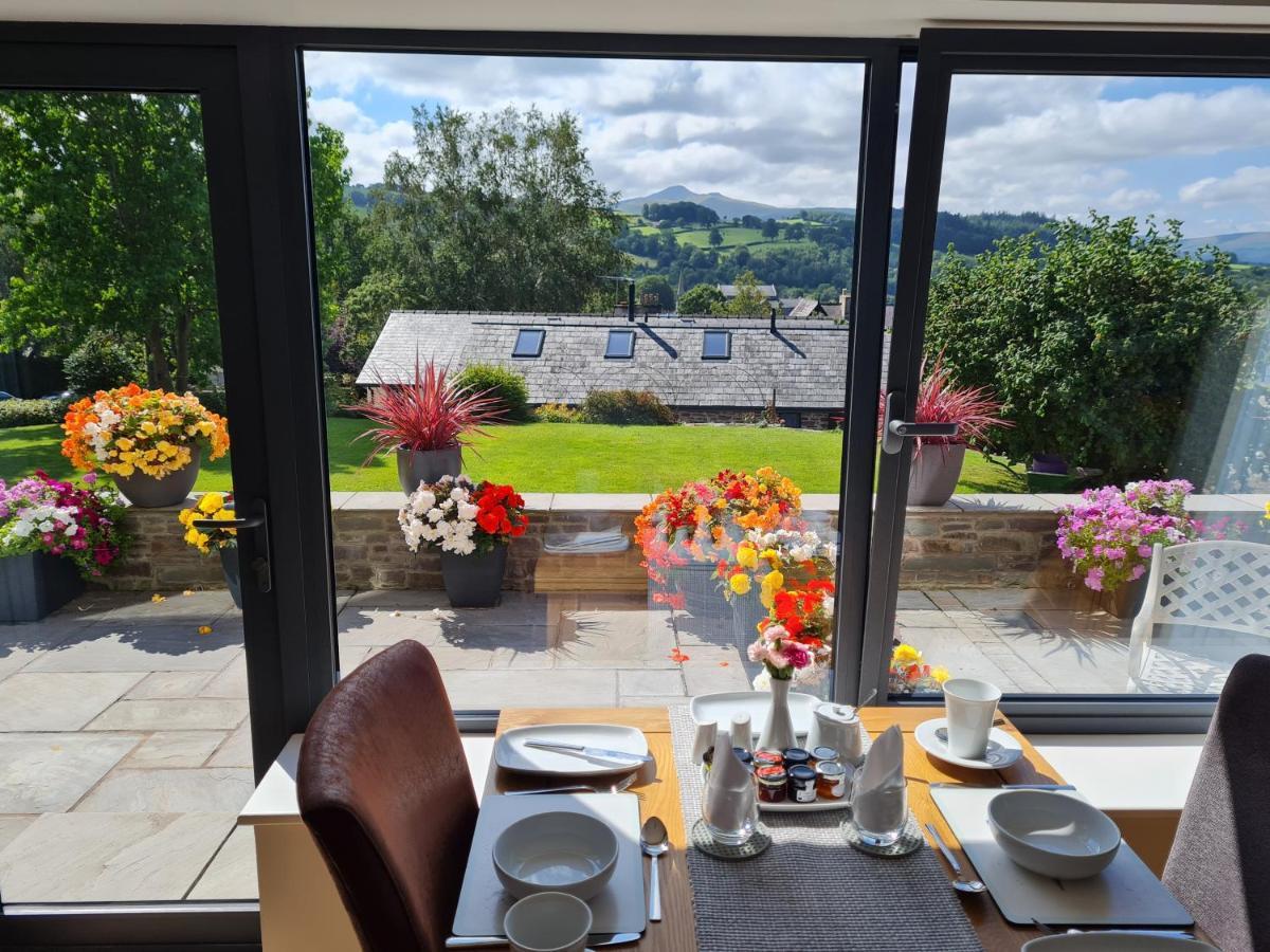 Camden Lodge B&B And Cottage Brecon Bagian luar foto